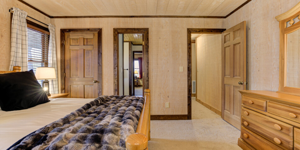 Big Canoe Reel Bliss Cabin Bedroom