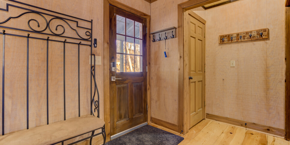 Big Canoe Reel Bliss Cabin Living Room