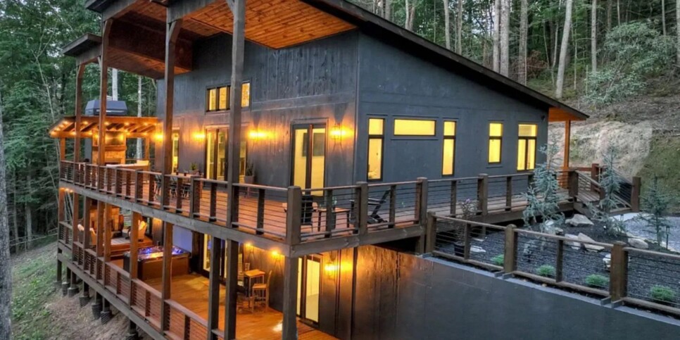Blue Ridge River Bend Exterior