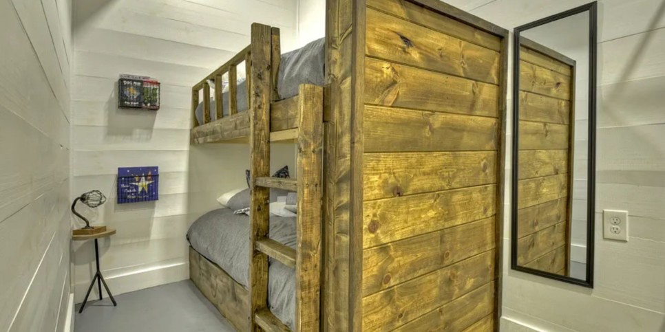 Blue Ridge - River Bend - Temp Bedroom