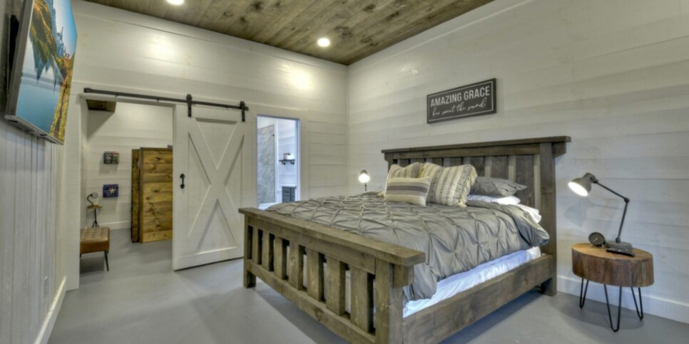 georgia-river-bend-cabin-bedroom-51