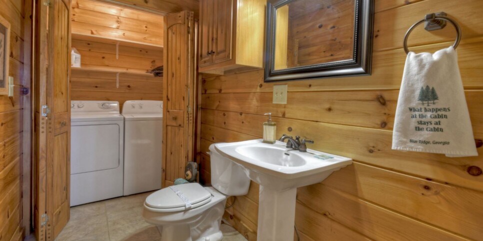 Blue Ridge - Bar 5 Cabin - Bathroom
