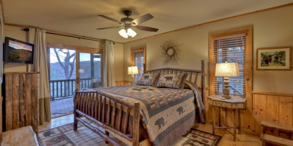 Blue Ridge - Bar 5 Cabin - Bedroom