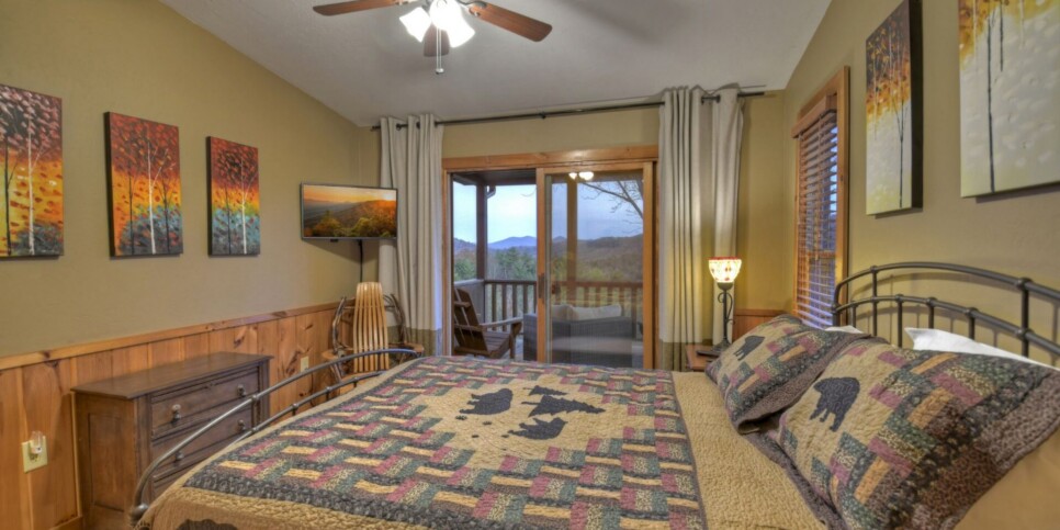 Blue Ridge - Bar 5 Cabin - Bedroom