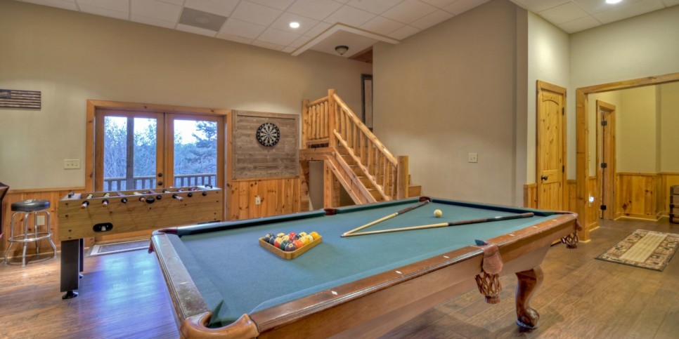 Blue Ridge - Bar 5 Cabin - Rec Room