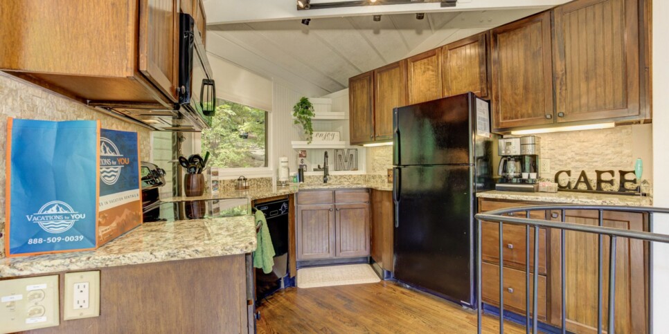 Big Canoe Chalet 141 Kitchen