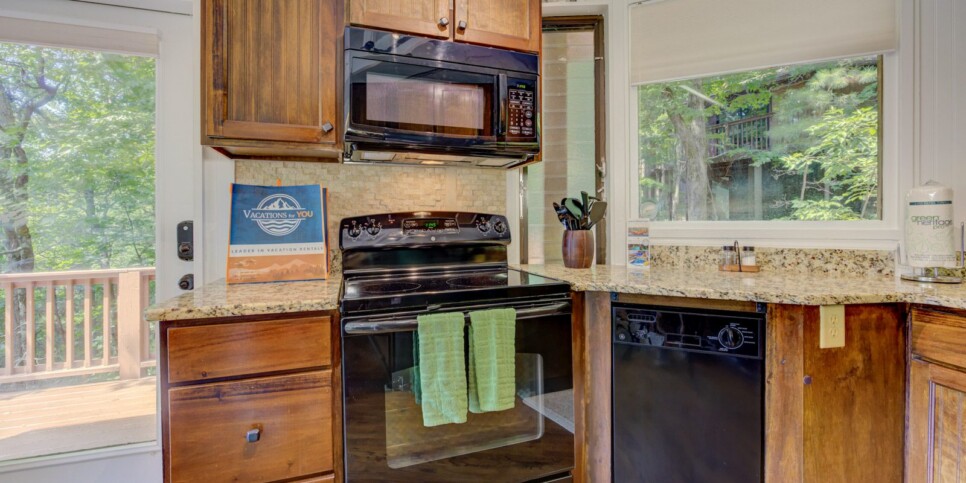 Big Canoe Chalet 141 Kitchen