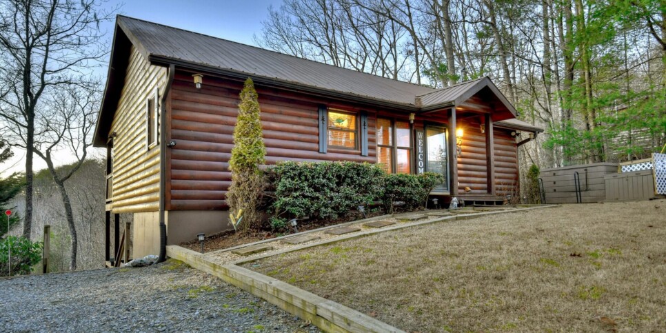 Blue Ridge Cabin - Talking Leaves - Exterior
