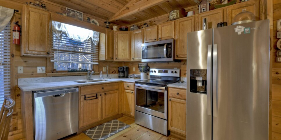 Blue Ridge Cabin - Talking Leaves - Kitchen