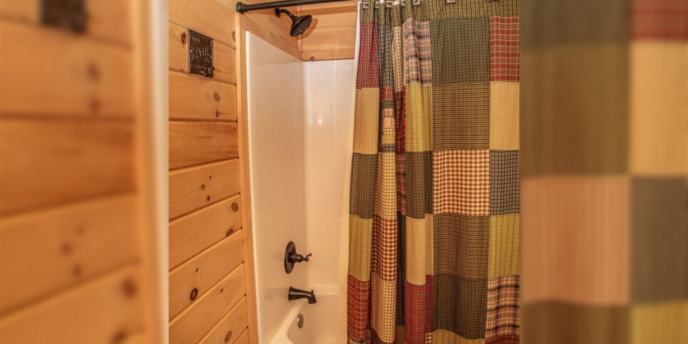 Blue Ridge - Adore the Smores - Bathroom