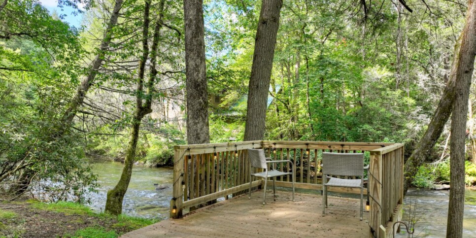 blue-ridge-cabins-the-waters-edge-exterior