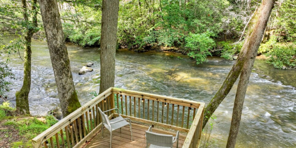 blue-ridge-cabins-the-waters-edge-exterior