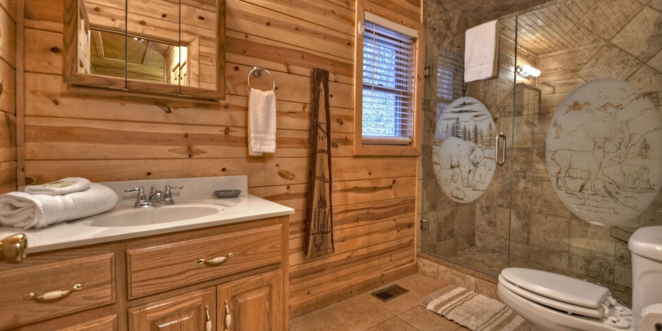 blue-ridge-the-waters-edge-cabin-bathroom-1