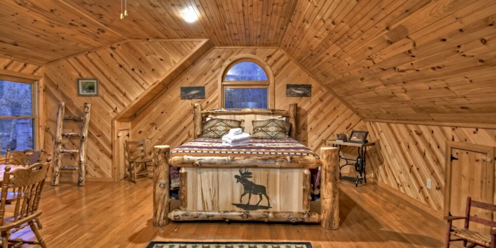 blue-ridge-the-waters-edge-cabin-bedroom-1