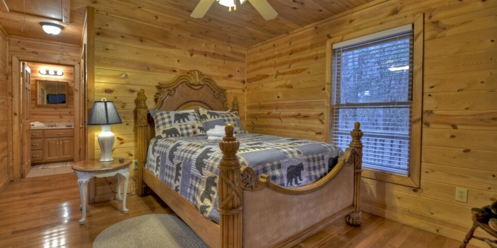 blue-ridge-the-waters-edge-cabin-bedroom-4