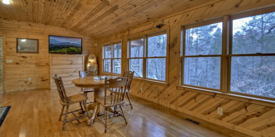 blue-ridge-the-waters-edge-cabin-bedroom-6