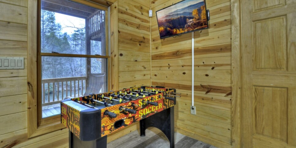 blue-ridge-the-waters-edge-cabin-recreation-3