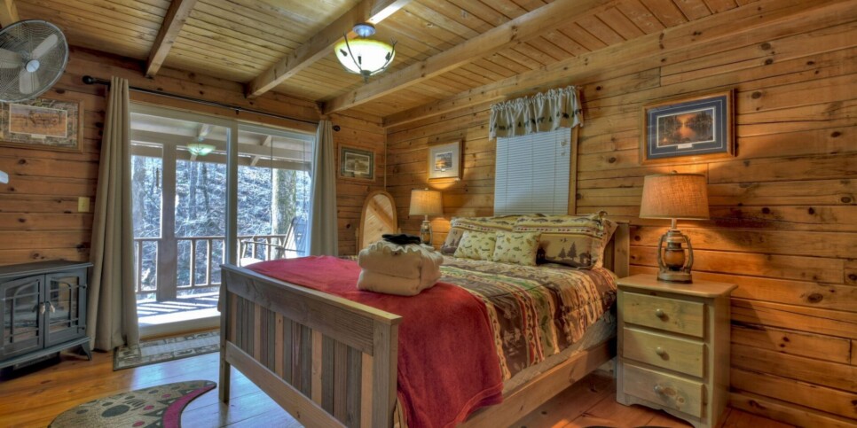 Ellijay - Cozy Creek Cabin - Bedroom