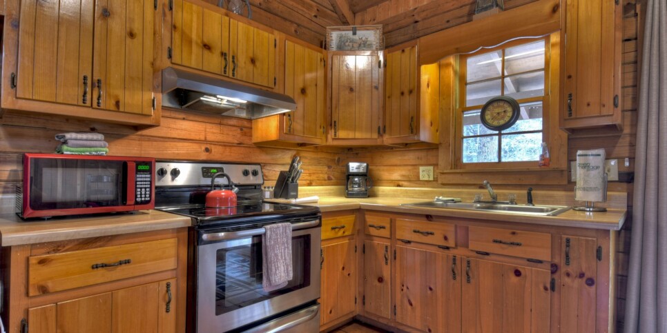 Ellijay - Cozy Creek Cabin - Kitchen