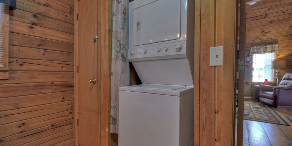 Ellijay - Cozy Creek Cabin - Kitchen