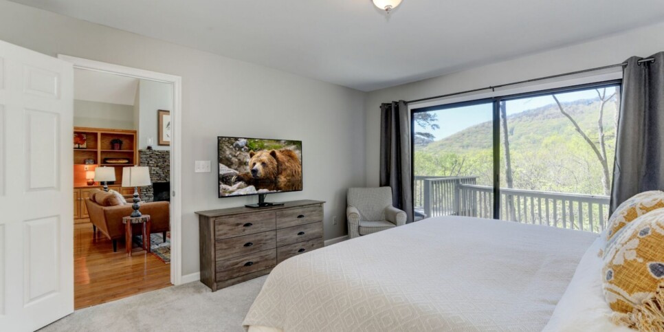 Big Canoe - Escape Hatch - Bedroom
