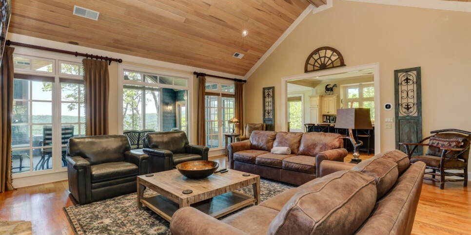 Big Canoe - Chasing Chipmunks - Living Room