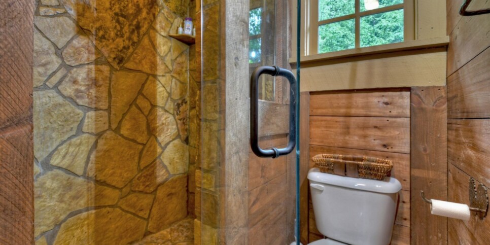 Blue Ridge Cabin - Your Happy Place - Bathroom