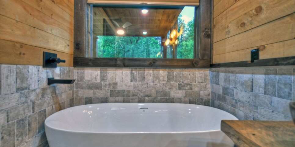Blue Ridge Cabin - Your Happy Place - Bathroom
