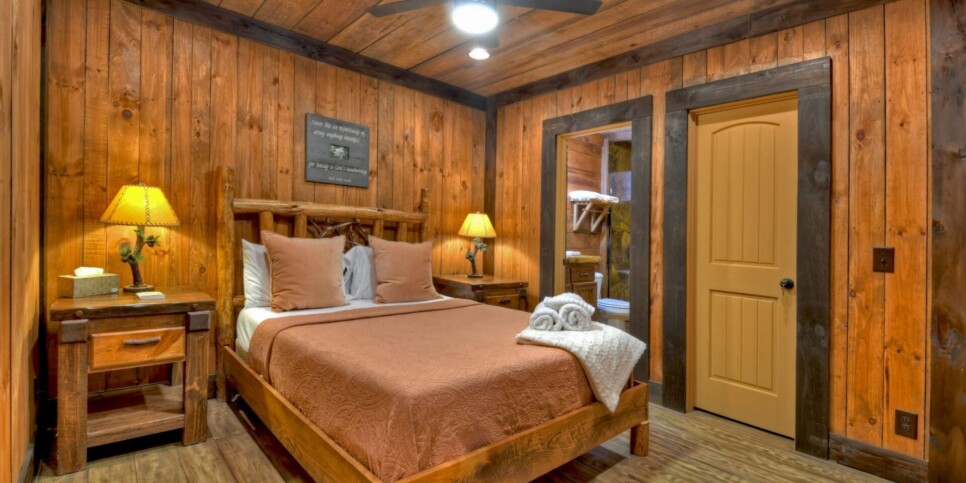Blue Ridge Cabin - Your Happy Place - Bedroom