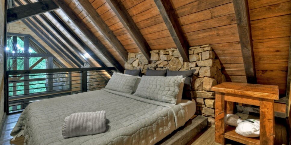 Blue Ridge Cabin - Your Happy Place - Bedroom
