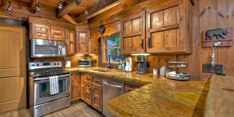Blue Ridge Cabin - Your Happy Place - Kitchen