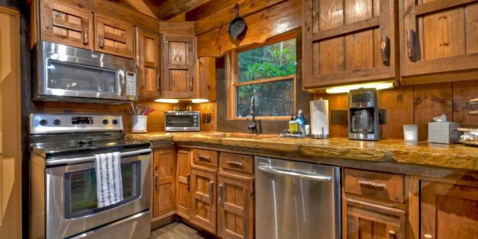 Blue Ridge Cabin - Your Happy Place - Kitchen