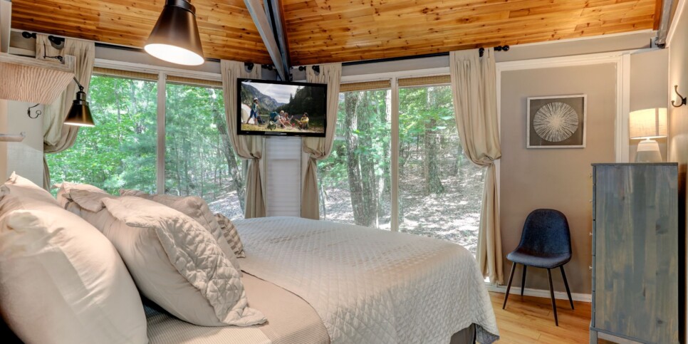 Big Canoe - Treetopper Hideaway - Bedroom