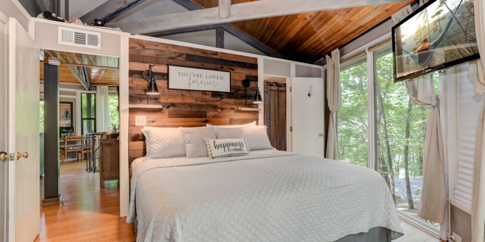 Big Canoe - Treetopper Hideaway - Bedroom