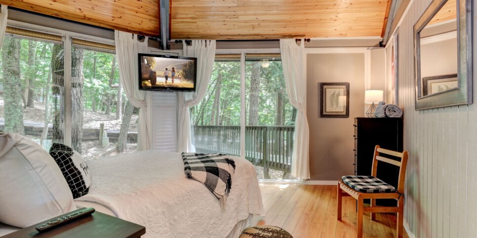 Big Canoe - Treetopper Hideaway - Bedroom