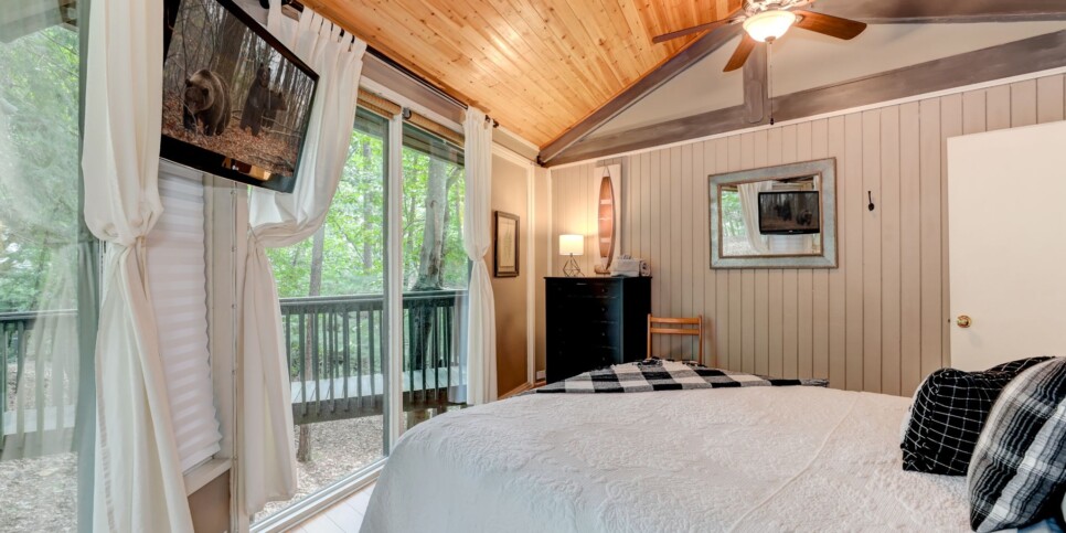 Big Canoe - Treetopper Hideaway - Bedroom