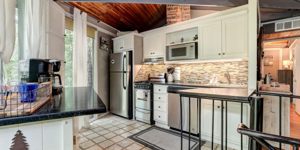 Big Canoe - Treetopper Hideaway - Kitchen