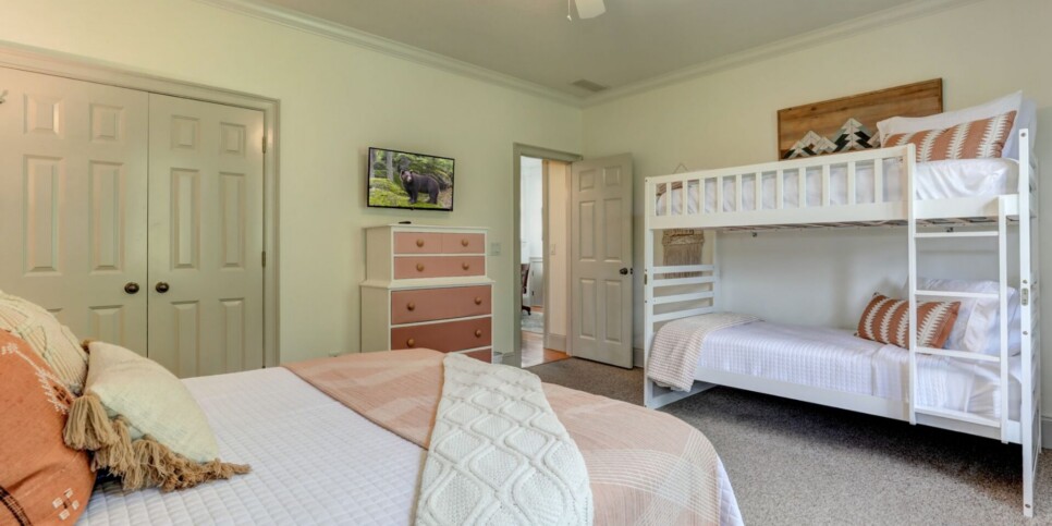 Big Canoe Rental - Laurel Summit - Bedroom