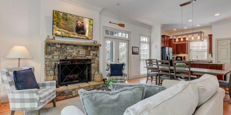 Big Canoe Rental - Laurel Summit - Living Room