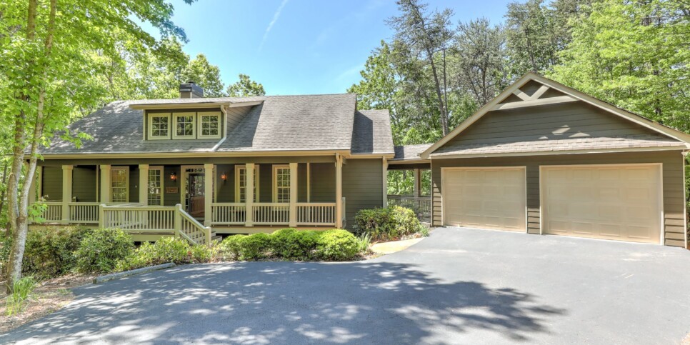 Big Canoe - The Wolf Den - Exterior