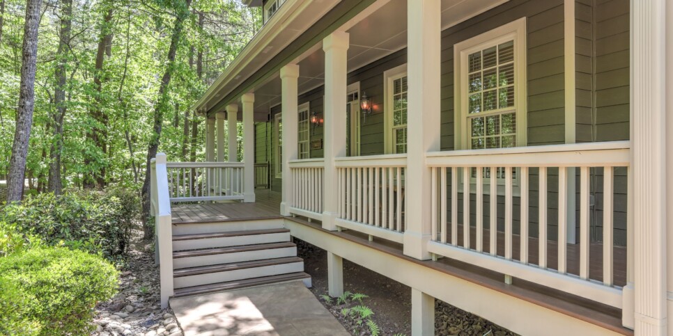 Big Canoe - The Wolf Den - Exterior