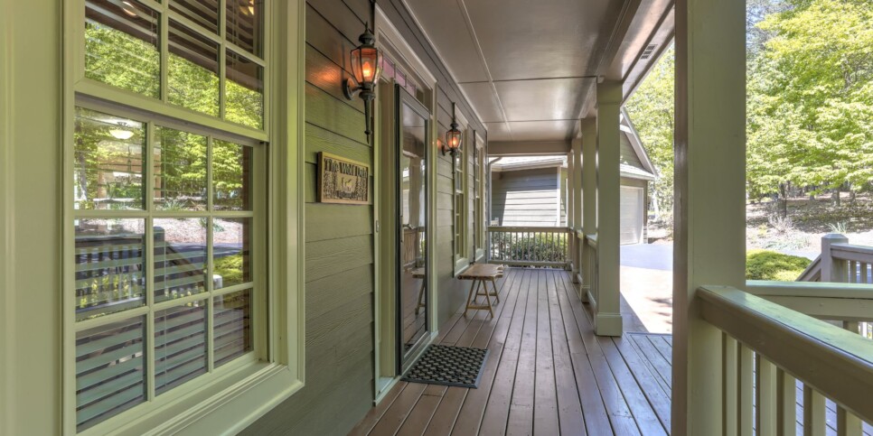 Big Canoe - The Wolf Den - Exterior