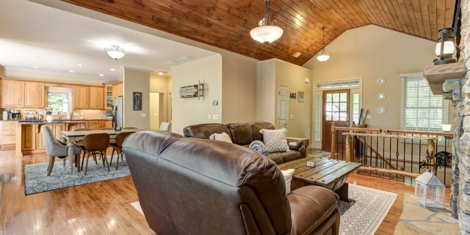 Big Canoe - The Wolf Den - Living