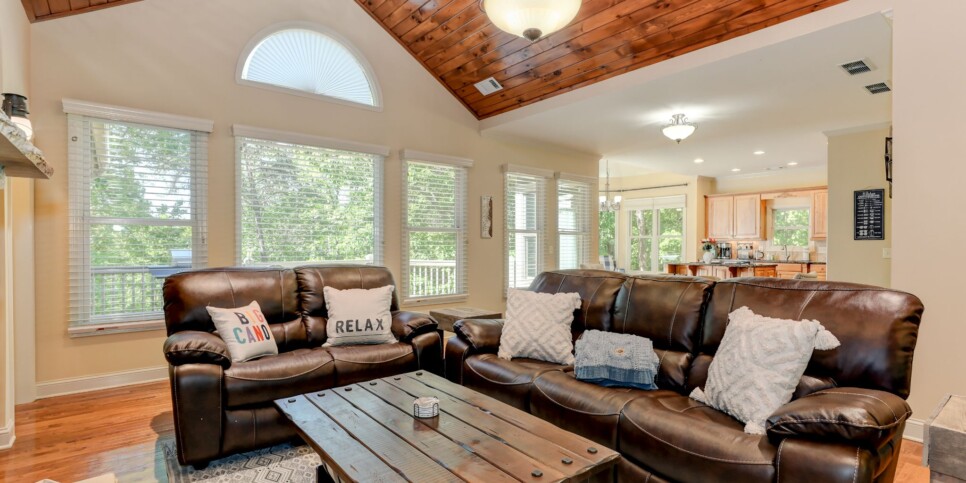 Big Canoe - The Wolf Den - Living