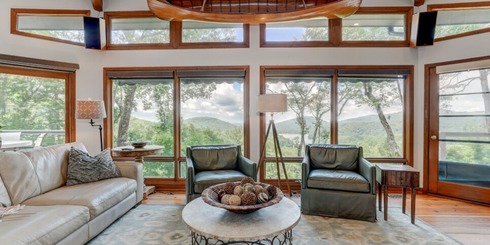 Big Canoe - Falken Haus - Living Room