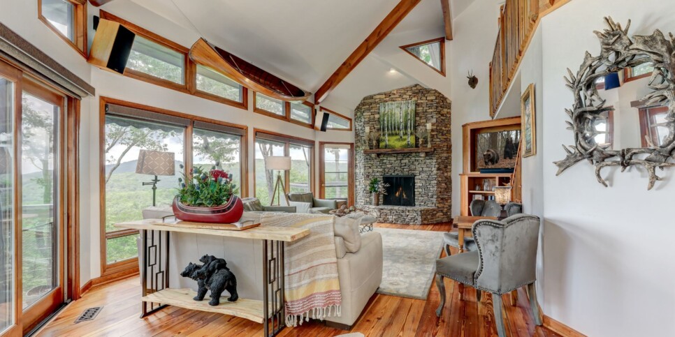 Big Canoe - Falken Haus - Living Room