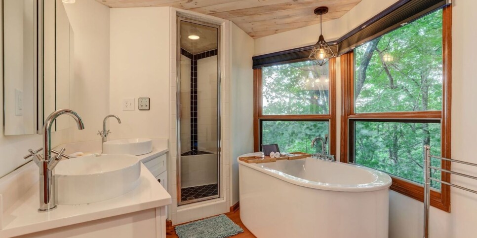 Big Canoe - Falken Haus - Bathroom