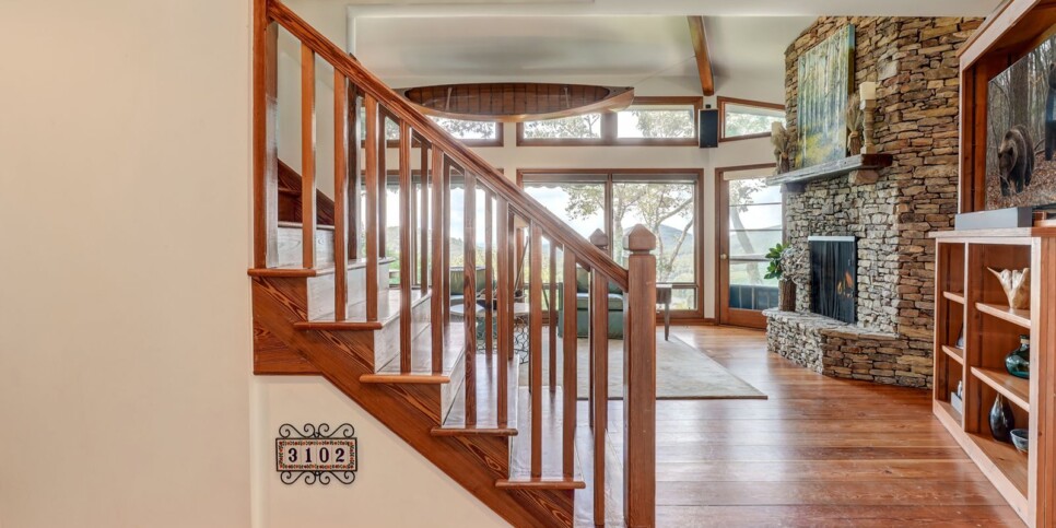 Big Canoe - Falken Haus - Living Room