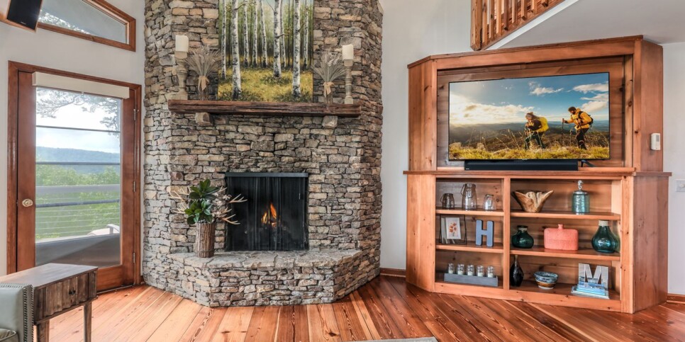 Big Canoe - Falken Haus - Living Room