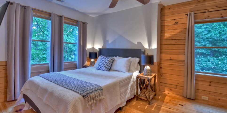 Blue Ridge Cabin - Blueberry Hill - Bedroom
